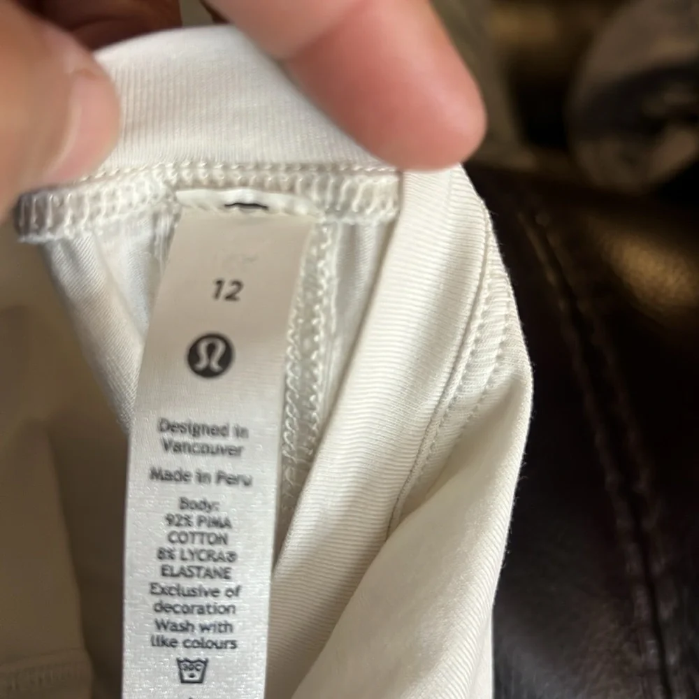 Lululemon - Picture 4 of 4